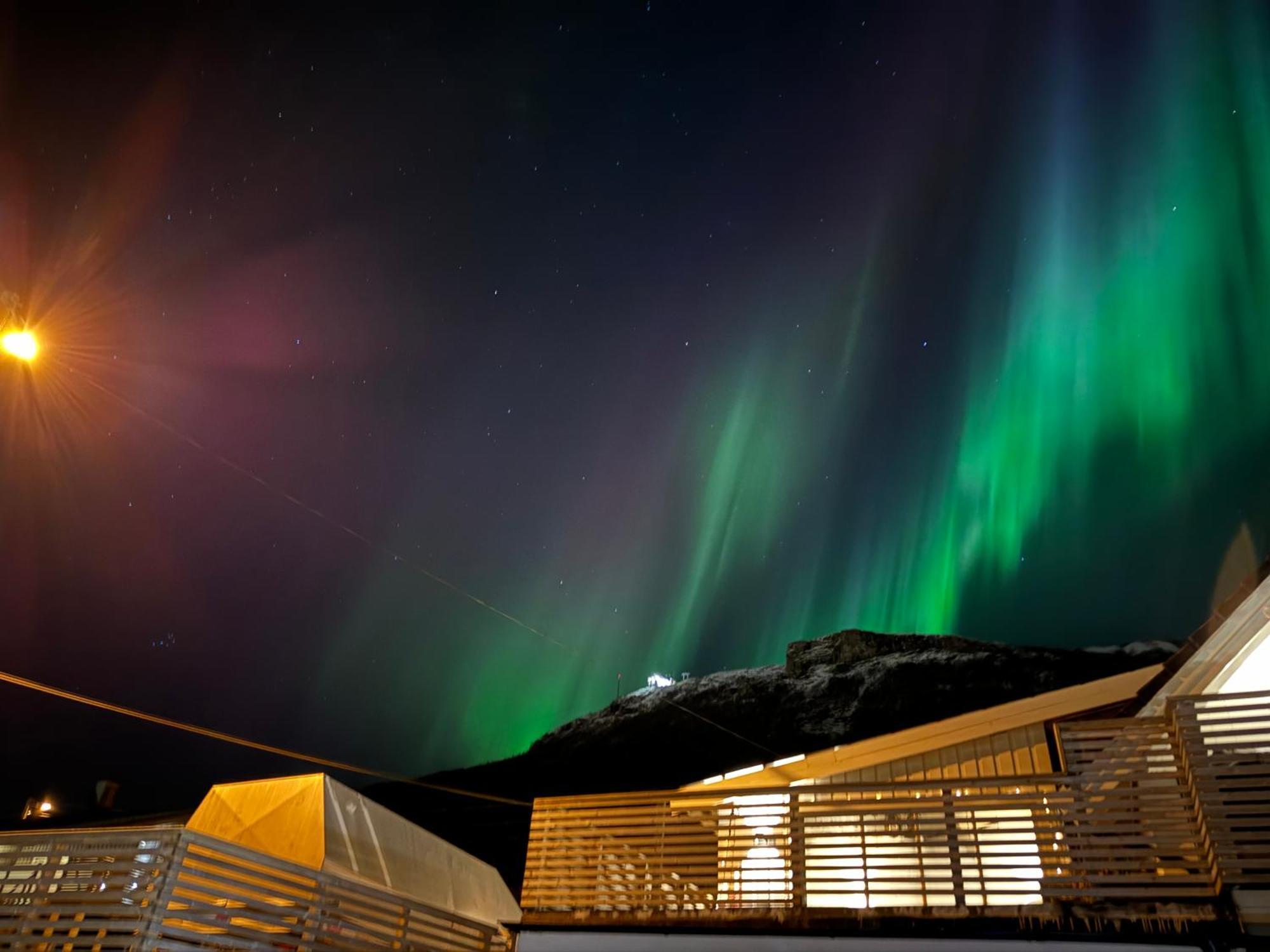 Sentralt Pa Fastlandet Og Gaavstand Til Alle Fasiliteter! Tromsdalen 外观 照片